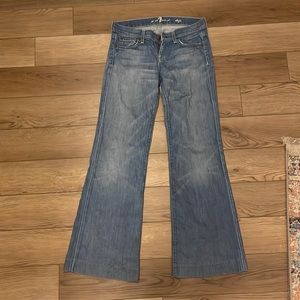 Perfect condition seven for all mankind size 26, jeans, seven pocket logo
